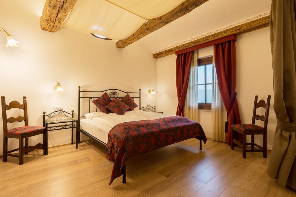 אפיאנו סולה סטרדה דל וינו Apartments Schloss Paschbach מראה חיצוני תמונה