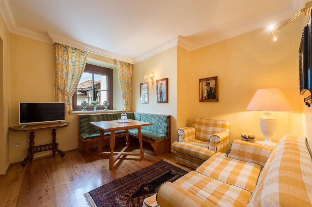 אפיאנו סולה סטרדה דל וינו Apartments Schloss Paschbach מראה חיצוני תמונה